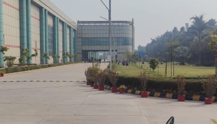 Industrial Warehouse for Lease – 225,000 sqft in Greater Noida | Upper Crest Spaces